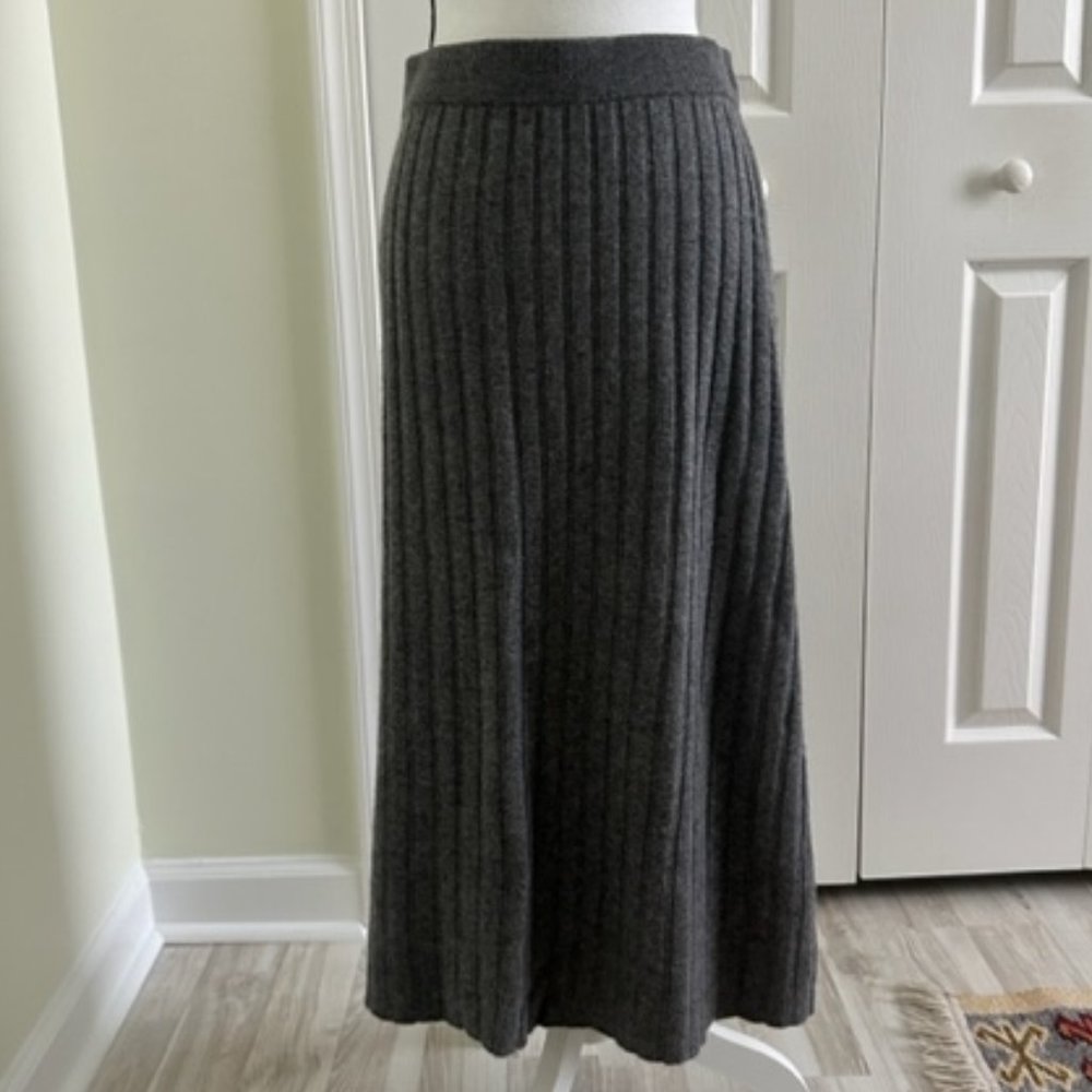 Classic A-Line Midi Cashmere Knit Skirt